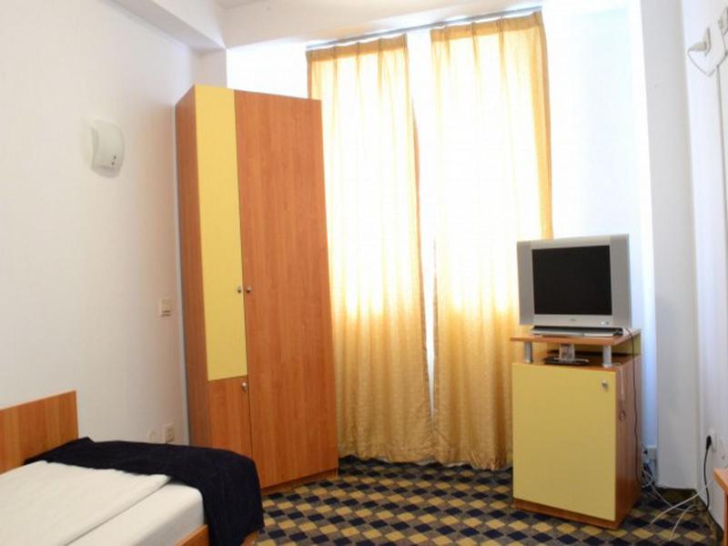 Plus Hotel Craiova Eksteriør billede