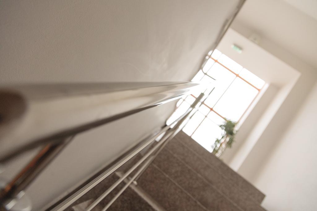 Plus Hotel Craiova Eksteriør billede