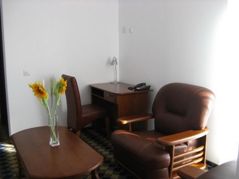 Plus Hotel Craiova Eksteriør billede
